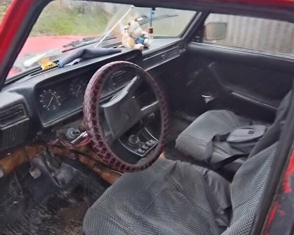 Красный ВАЗ 2107, объемом двигателя 1.5 л и пробегом 421 тыс. км за 550 $, фото 3 на Automoto.ua