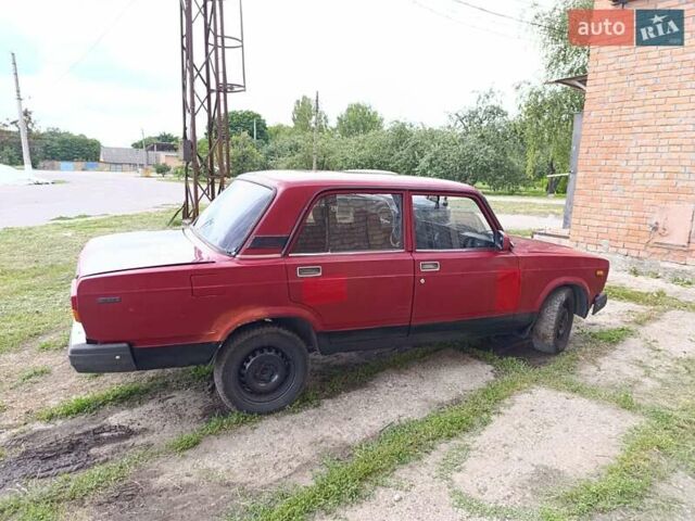 Красный ВАЗ 2107, объемом двигателя 1.3 л и пробегом 300 тыс. км за 650 $, фото 3 на Automoto.ua