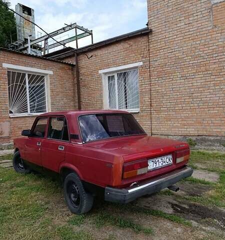 Красный ВАЗ 2107, объемом двигателя 1.3 л и пробегом 300 тыс. км за 650 $, фото 2 на Automoto.ua