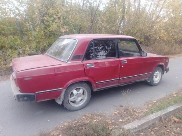 ВАЗ 2107 1990 в Новомосковске на Automoto.ua Красный ВАЗ 2107, объемом двигателя 0 л и пробегом 700 тыс. км за 360 $, фото 3 на Automoto.ua