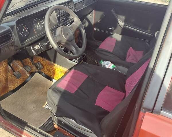Красный ВАЗ 2107, объемом двигателя 0 л и пробегом 100 тыс. км за 1100 $, фото 2 на Automoto.ua