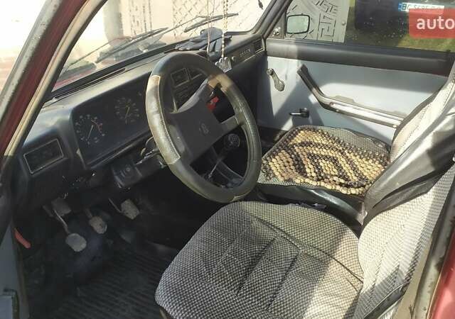 Красный ВАЗ 2107, объемом двигателя 1.5 л и пробегом 120 тыс. км за 850 $, фото 6 на Automoto.ua