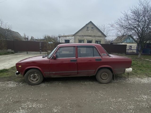 Красный ВАЗ 2107, объемом двигателя 1.3 л и пробегом 3 тыс. км за 423 $, фото 2 на Automoto.ua