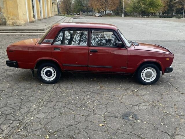 ВАЗ 2107 1990 в Краматорске на Automoto.ua Красный ВАЗ 2107, объемом двигателя 1.6 л и пробегом 180 тыс. км за 833 $, фото 8 на Automoto.ua