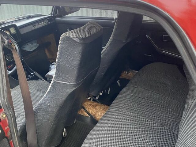 ВАЗ 2107 1990 в Краматорске на Automoto.ua Красный ВАЗ 2107, объемом двигателя 1.6 л и пробегом 180 тыс. км за 833 $, фото 1 на Automoto.ua