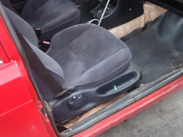 Червоний ВАЗ 2107, об'ємом двигуна 1 л та пробігом 100 тис. км за 711 $, фото 3 на Automoto.ua