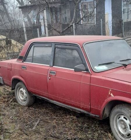 Красный ВАЗ 2107, объемом двигателя 1.5 л и пробегом 1000 тыс. км за 344 $, фото 3 на Automoto.ua