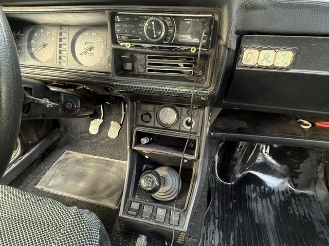 ВАЗ 2107 1991 у Миргороде на Automoto.ua Червоний ВАЗ 2107, об'ємом двигуна 1.5 л та пробігом 30 тис. км за 950 $, фото 15 на Automoto.ua