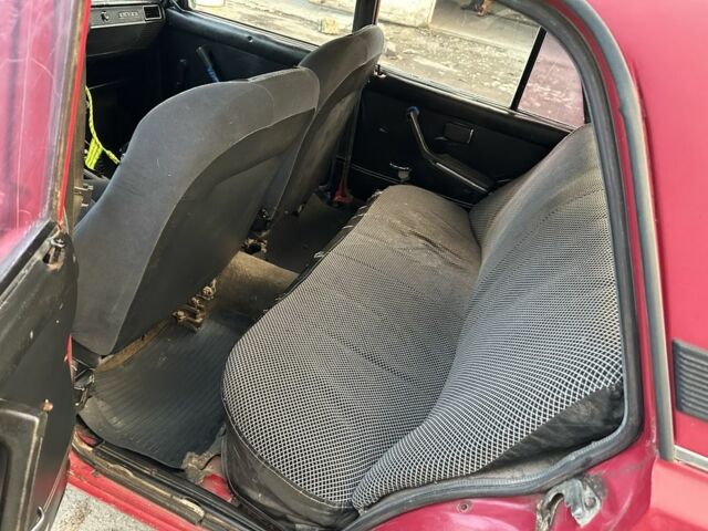 ВАЗ 2107 1991 в Балте на Automoto.ua Красный ВАЗ 2107, объемом двигателя 1.5 л и пробегом 300 тыс. км за 800 $, фото 7 на Automoto.ua