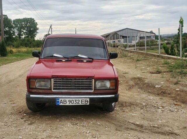 Червоний ВАЗ 2107, об'ємом двигуна 1.5 л та пробігом 120 тис. км за 930 $, фото 1 на Automoto.ua