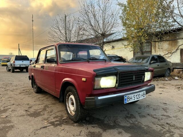 ВАЗ 2107 1991 в Балте на Automoto.ua Красный ВАЗ 2107, объемом двигателя 1.5 л и пробегом 300 тыс. км за 800 $, фото 1 на Automoto.ua