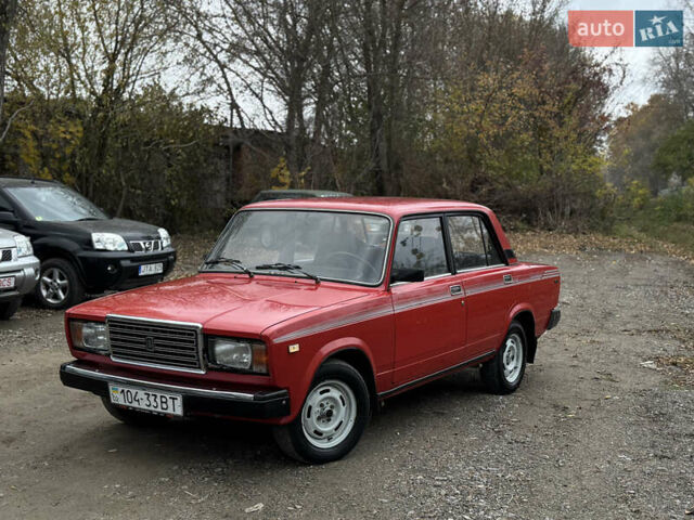 ВАЗ 2107 1991 в Виннице на Automoto.ua Красный ВАЗ 2107, объемом двигателя 1.3 л и пробегом 124 тыс. км за 1750 $, фото 1 на Automoto.ua