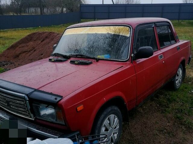 Красный ВАЗ 2107, объемом двигателя 1.5 л и пробегом 2 тыс. км за 720 $, фото 2 на Automoto.ua