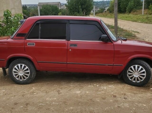 Червоний ВАЗ 2107, об'ємом двигуна 1.5 л та пробігом 120 тис. км за 930 $, фото 3 на Automoto.ua