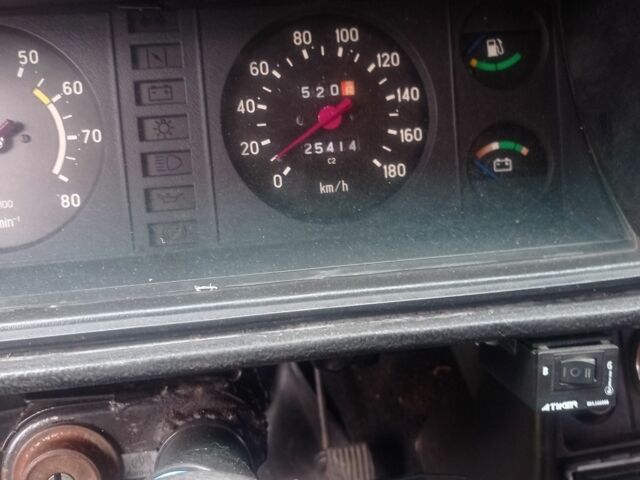 ВАЗ 2107 1991 в Ковель на Automoto.ua Красный ВАЗ 2107, объемом двигателя 1.5 л и пробегом 100 тыс. км за 950 $, фото 1 на Automoto.ua