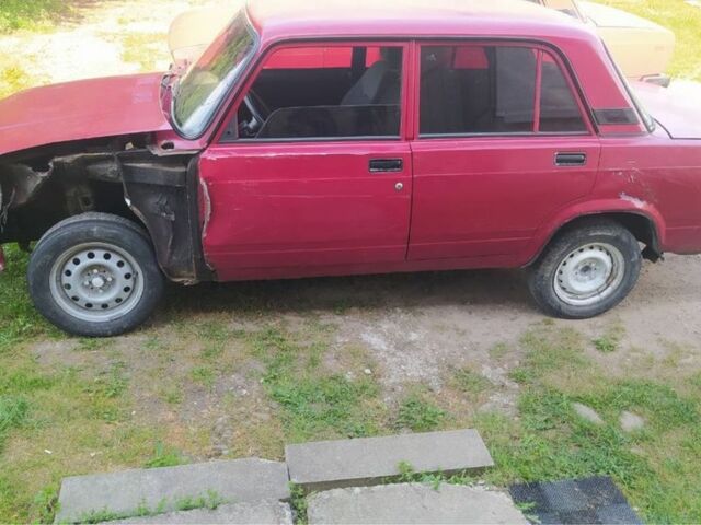Красный ВАЗ 2107, объемом двигателя 1.6 л и пробегом 1 тыс. км за 600 $, фото 3 на Automoto.ua