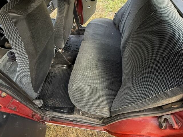 ВАЗ 2107 1991 у Миргороде на Automoto.ua Червоний ВАЗ 2107, об'ємом двигуна 1.5 л та пробігом 30 тис. км за 950 $, фото 19 на Automoto.ua
