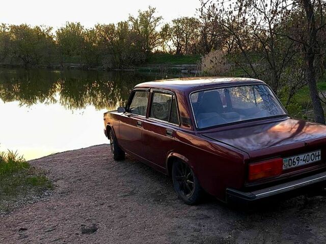 Красный ВАЗ 2107, объемом двигателя 1.5 л и пробегом 0 тыс. км за 650 $, фото 4 на Automoto.ua