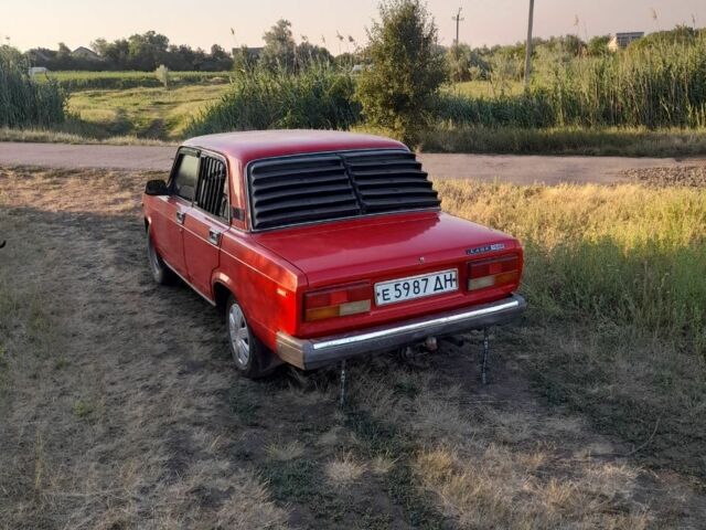 Красный ВАЗ 2107, объемом двигателя 0 л и пробегом 50 тыс. км за 834 $, фото 1 на Automoto.ua