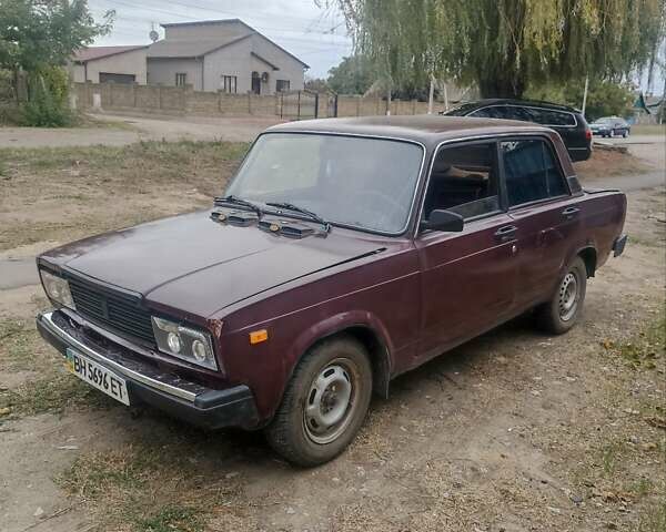 Красный ВАЗ 2107, объемом двигателя 1.45 л и пробегом 200 тыс. км за 650 $, фото 5 на Automoto.ua