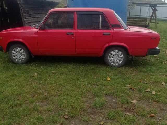 ВАЗ 2107 1991 в Ковель на Automoto.ua Красный ВАЗ 2107, объемом двигателя 1.5 л и пробегом 100 тыс. км за 950 $, фото 2 на Automoto.ua