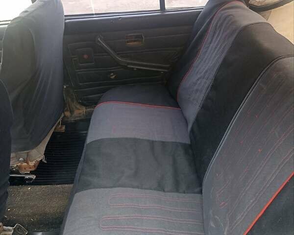 Красный ВАЗ 2107, объемом двигателя 1.45 л и пробегом 200 тыс. км за 650 $, фото 3 на Automoto.ua