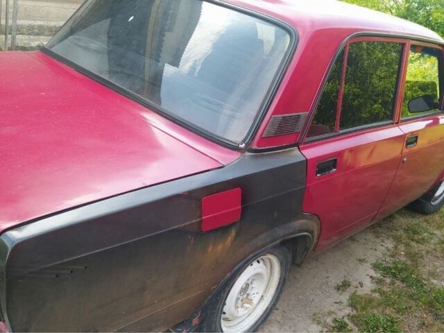 Красный ВАЗ 2107, объемом двигателя 1.6 л и пробегом 1 тыс. км за 600 $, фото 1 на Automoto.ua