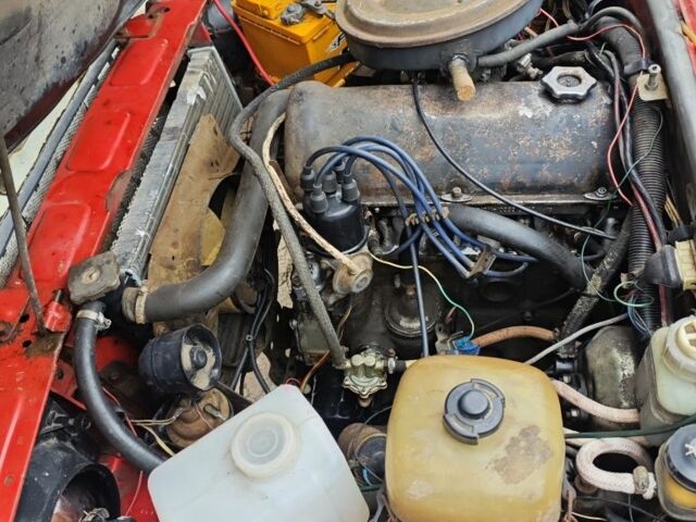 Красный ВАЗ 2107, объемом двигателя 1 л и пробегом 111 тыс. км за 357 $, фото 5 на Automoto.ua