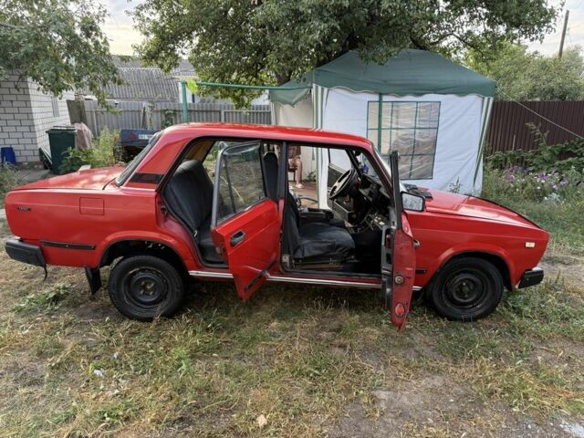 ВАЗ 2107 1991 у Миргороде на Automoto.ua Червоний ВАЗ 2107, об'ємом двигуна 1.5 л та пробігом 30 тис. км за 950 $, фото 4 на Automoto.ua