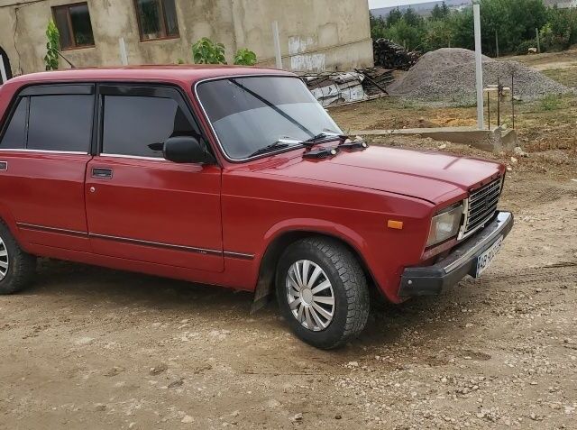 Червоний ВАЗ 2107, об'ємом двигуна 1.5 л та пробігом 120 тис. км за 930 $, фото 2 на Automoto.ua