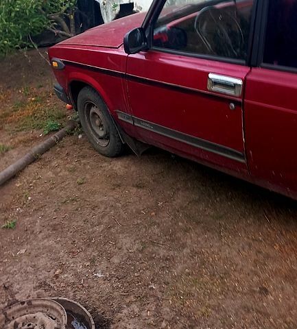 Красный ВАЗ 2107, объемом двигателя 1.5 л и пробегом 0 тыс. км за 480 $, фото 1 на Automoto.ua