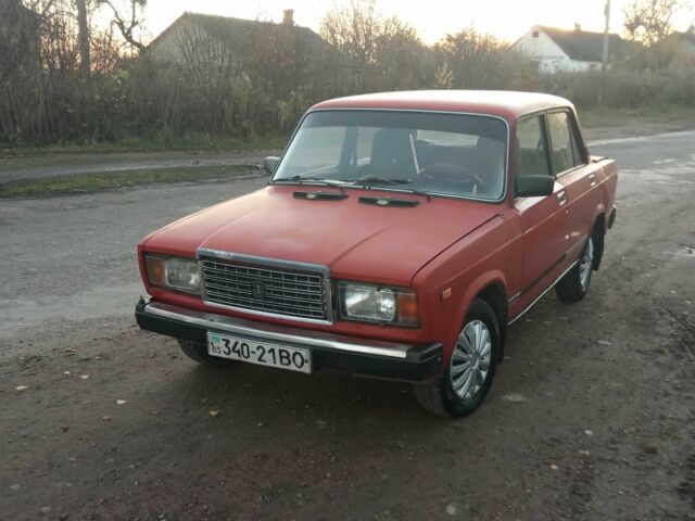 Красный ВАЗ 2107, объемом двигателя 1.3 л и пробегом 330 тыс. км за 375 $, фото 10 на Automoto.ua