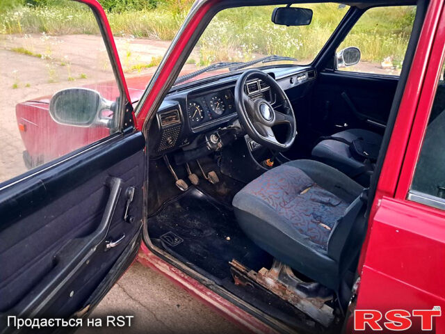 Красный ВАЗ 2107, объемом двигателя 1.5 л и пробегом 100 тыс. км за 670 $, фото 7 на Automoto.ua