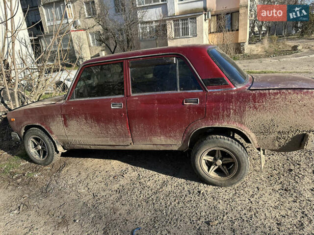 Красный ВАЗ 2107, объемом двигателя 1.45 л и пробегом 100 тыс. км за 700 $, фото 2 на Automoto.ua