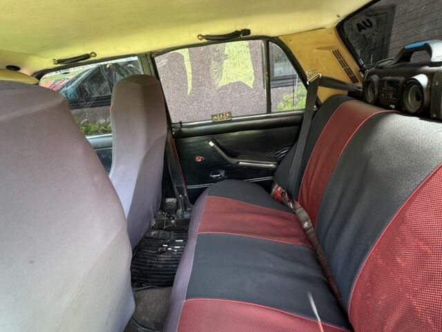 Красный ВАЗ 2107, объемом двигателя 1.3 л и пробегом 20 тыс. км за 399 $, фото 10 на Automoto.ua