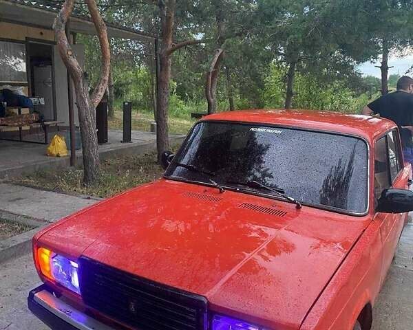 Красный ВАЗ 2107, объемом двигателя 1.5 л и пробегом 92 тыс. км за 831 $, фото 3 на Automoto.ua