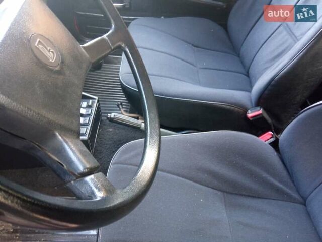 ВАЗ 2107 1992 в Львове на Automoto.ua Красный ВАЗ 2107, объемом двигателя 1.5 л и пробегом 35 тыс. км за 1300 $, фото 31 на Automoto.ua