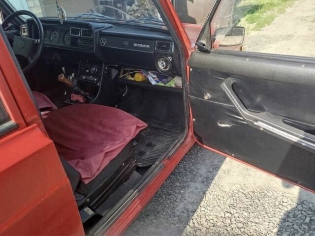 Красный ВАЗ 2107, объемом двигателя 1.5 л и пробегом 40 тыс. км за 800 $, фото 7 на Automoto.ua