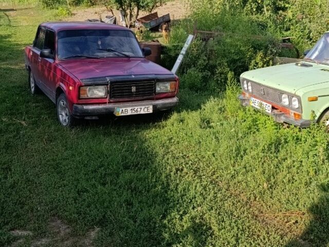 Красный ВАЗ 2107, объемом двигателя 1.5 л и пробегом 89 тыс. км за 592 $, фото 2 на Automoto.ua