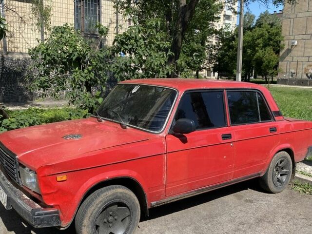 Красный ВАЗ 2107, объемом двигателя 1.3 л и пробегом 450 тыс. км за 1200 $, фото 1 на Automoto.ua