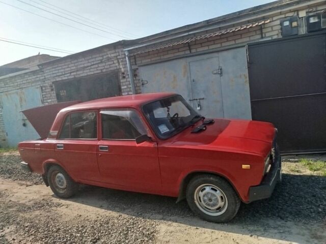 Красный ВАЗ 2107, объемом двигателя 1.5 л и пробегом 40 тыс. км за 800 $, фото 3 на Automoto.ua