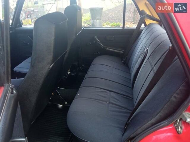 ВАЗ 2107 1992 в Львове на Automoto.ua Красный ВАЗ 2107, объемом двигателя 1.5 л и пробегом 35 тыс. км за 1300 $, фото 30 на Automoto.ua