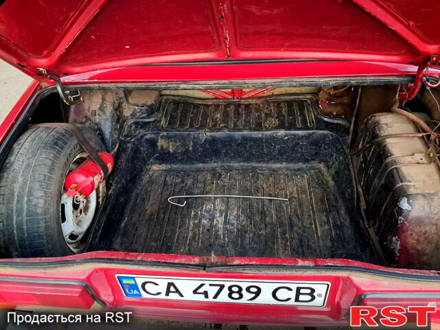 Красный ВАЗ 2107, объемом двигателя 1.5 л и пробегом 100 тыс. км за 670 $, фото 9 на Automoto.ua