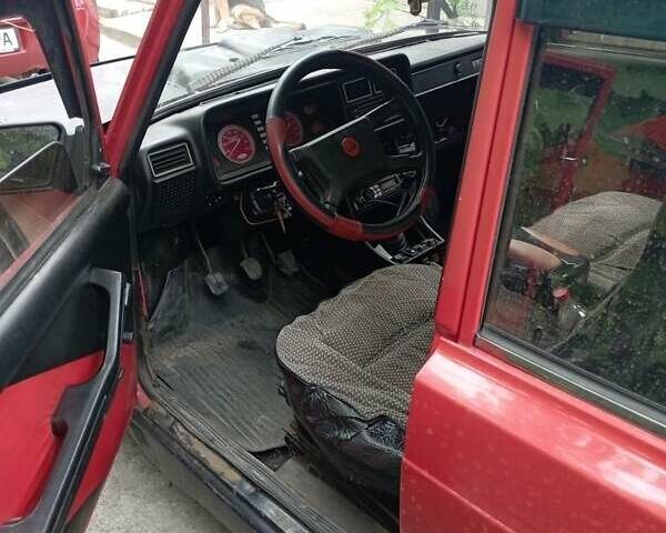 Красный ВАЗ 2107, объемом двигателя 1.5 л и пробегом 100 тыс. км за 850 $, фото 3 на Automoto.ua