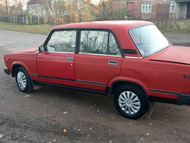 Красный ВАЗ 2107, объемом двигателя 1.3 л и пробегом 330 тыс. км за 375 $, фото 8 на Automoto.ua