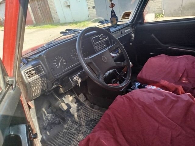 Красный ВАЗ 2107, объемом двигателя 1.5 л и пробегом 40 тыс. км за 800 $, фото 4 на Automoto.ua