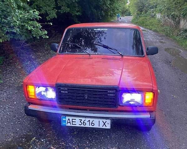 Красный ВАЗ 2107, объемом двигателя 1.5 л и пробегом 92 тыс. км за 831 $, фото 1 на Automoto.ua