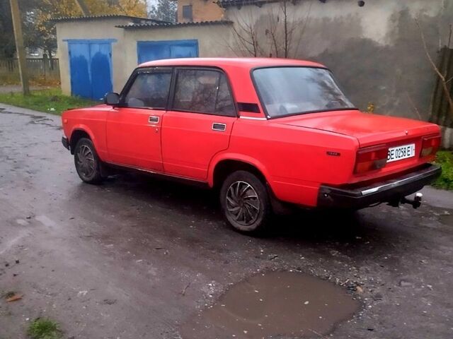 Красный ВАЗ 2107, объемом двигателя 1.5 л и пробегом 250 тыс. км за 1250 $, фото 5 на Automoto.ua