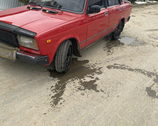 Красный ВАЗ 2107, объемом двигателя 1.5 л и пробегом 80 тыс. км за 1635 $, фото 2 на Automoto.ua