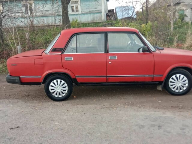 Красный ВАЗ 2107, объемом двигателя 1.3 л и пробегом 330 тыс. км за 375 $, фото 4 на Automoto.ua